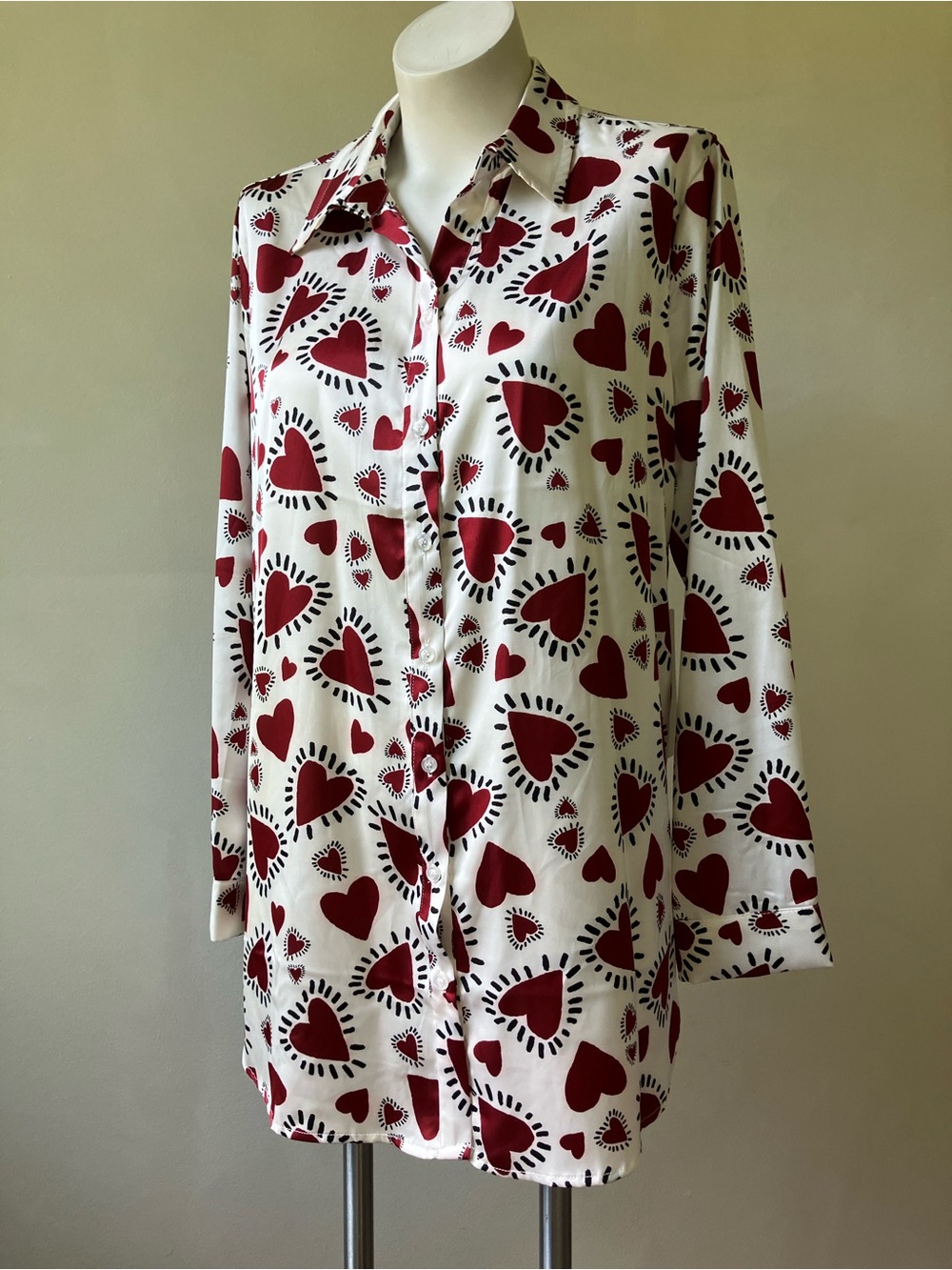 Lulumari | Silky Heart Print Button Down Top